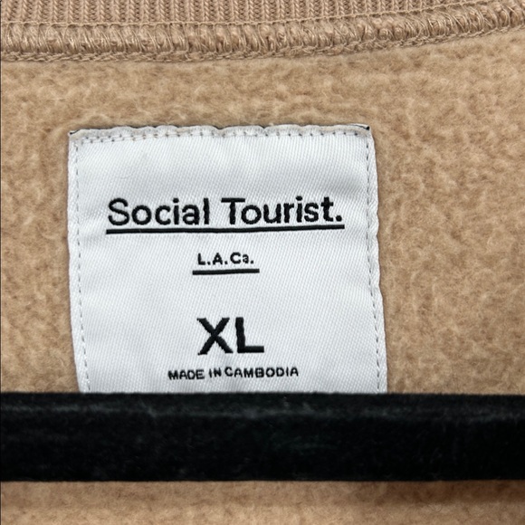 Social Tourist Sweatshirt Size XL - Picture 3 of 6